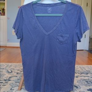 Casual v-neck tee